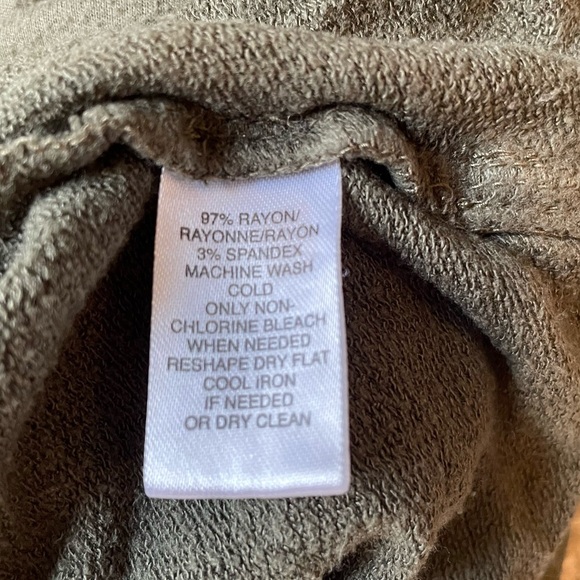 Lou & Grey Signature Soft Top - Picture 4 of 4